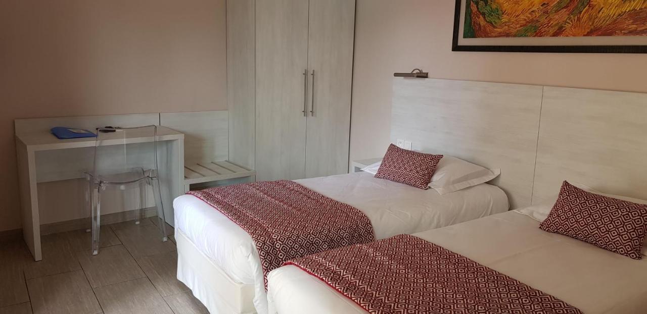 Couette-café Cyrnea - Adults Only